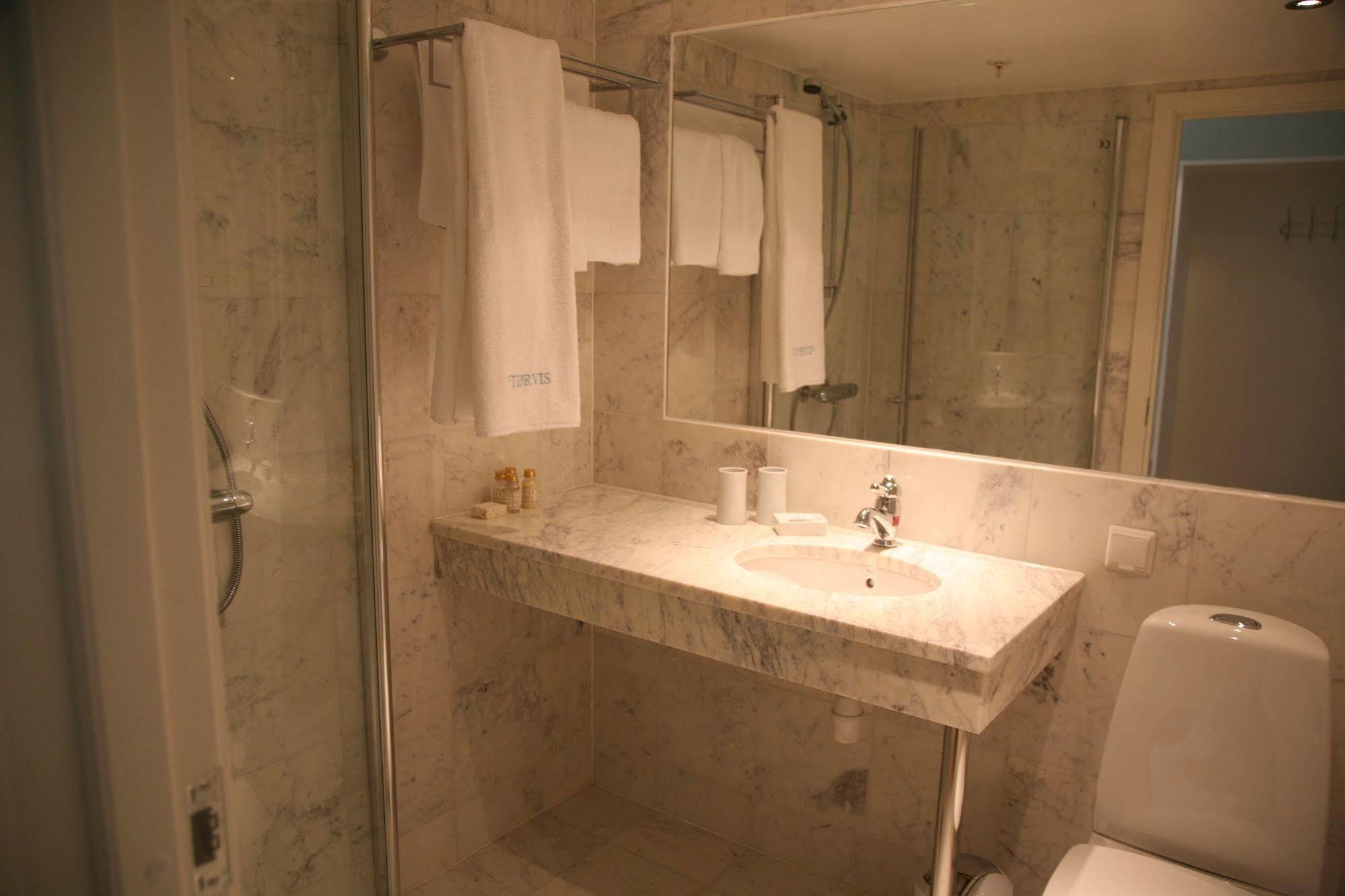 Torvis Hotel Luster Dış mekan fotoğraf